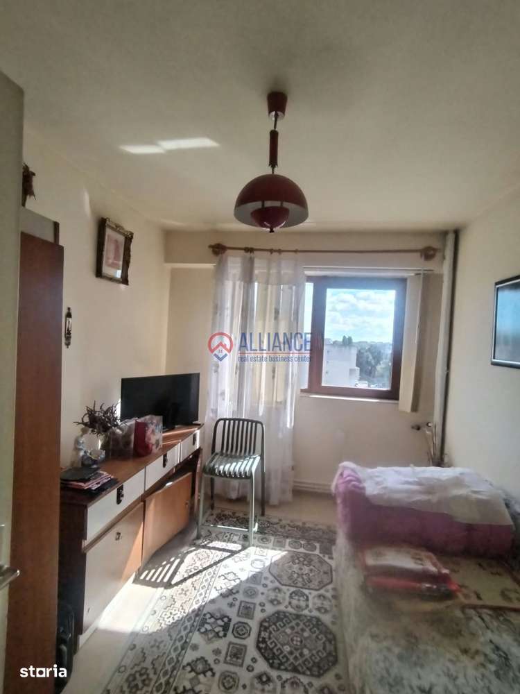 Casa De Cultura-Apartament cu 4 camere liber-3