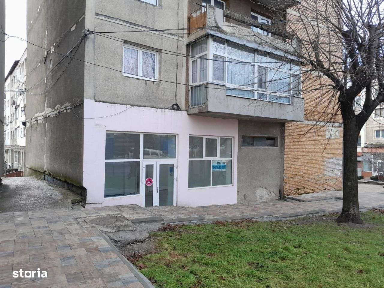 Vanzare spatiu comercial Comanesti, Republicii C1 (bariera)-1