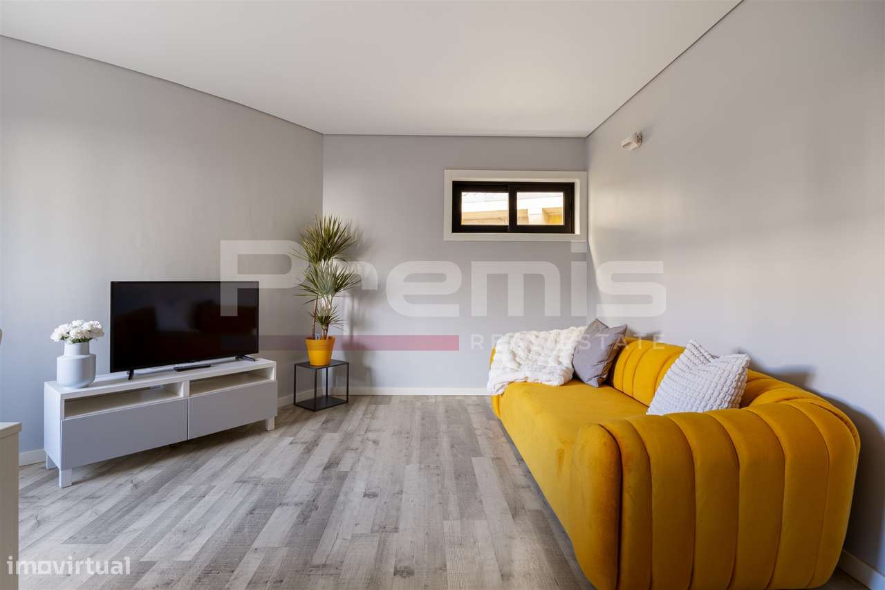 T1 no centro do Porto em frente ao metro-8