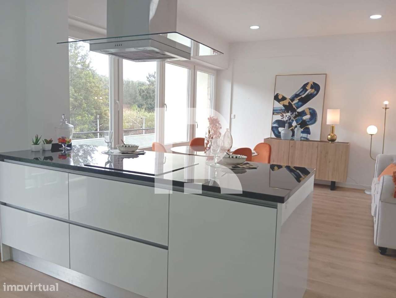 Apartamento T3 Totalmente Remodelado em Benfica-6