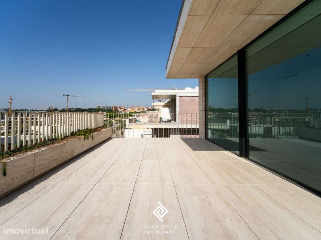 Moradia de Luxo T4 na Quinta Marques Gomes-17