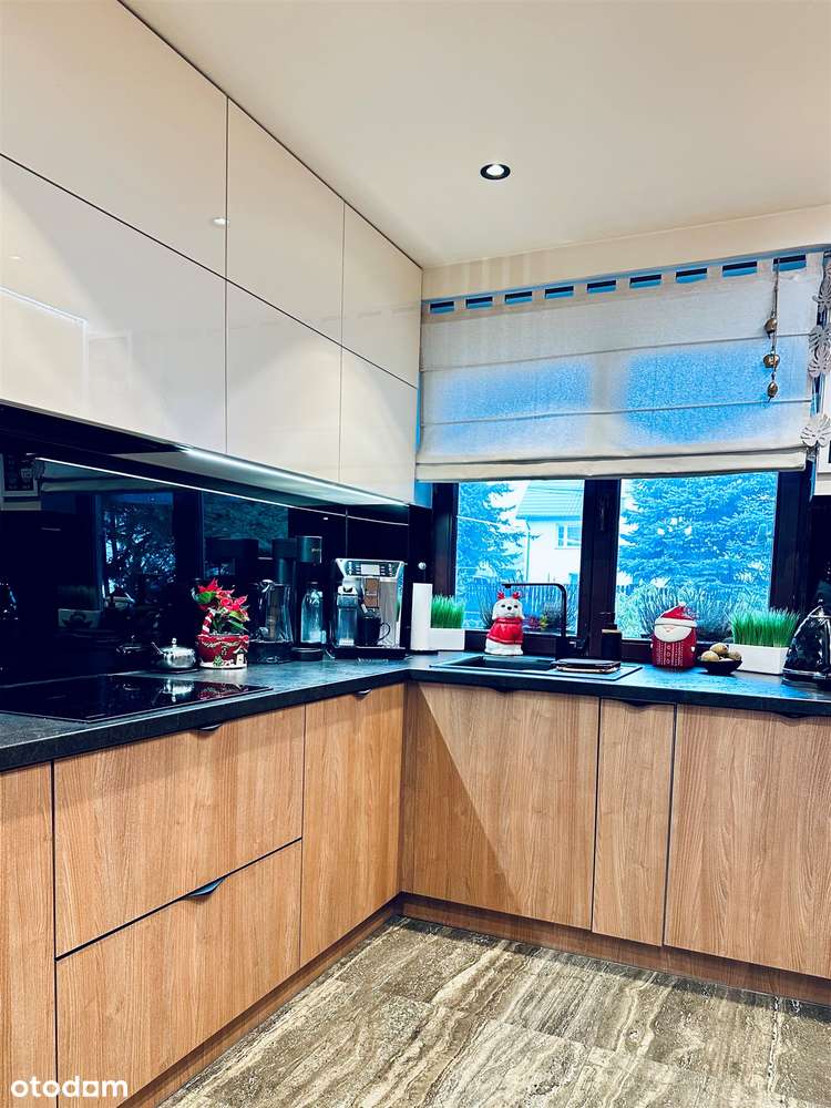 Przestronny, solidny dom po remoncie z ogrodem.-7