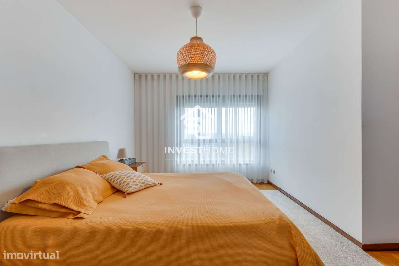 Apartamento T2 | Boas áreas | Varanda | 2 Lugares Garagem-32