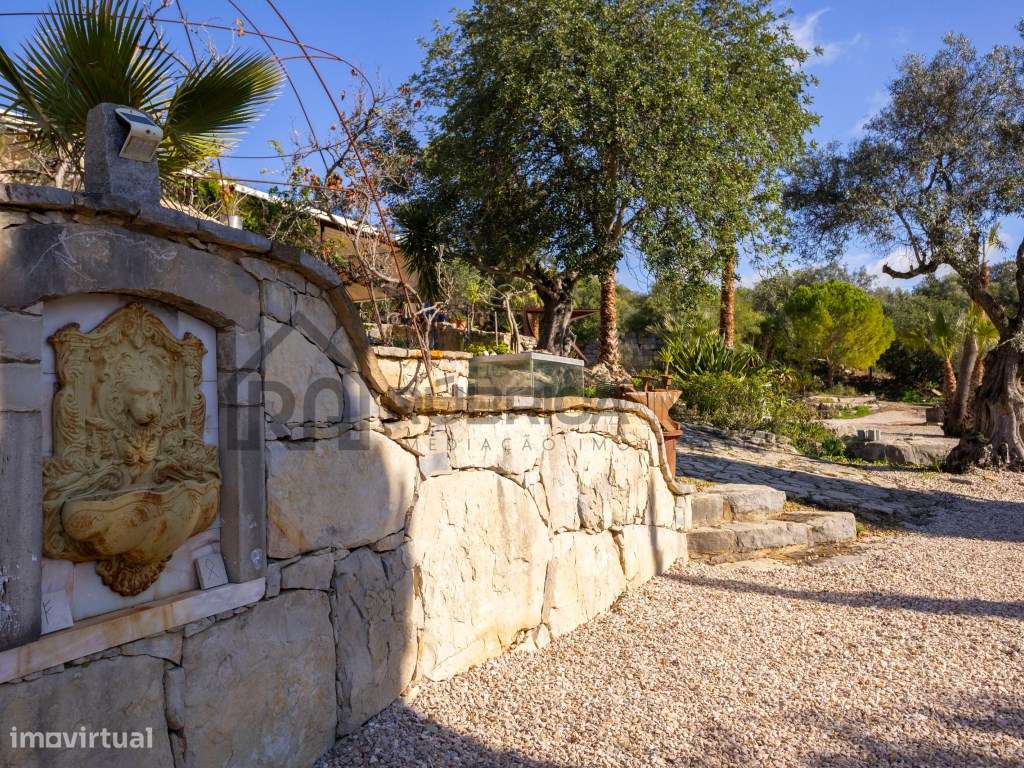 Propriedade Única em Zona Privilegiada com Vista Mar e Piscina - Loulé-57