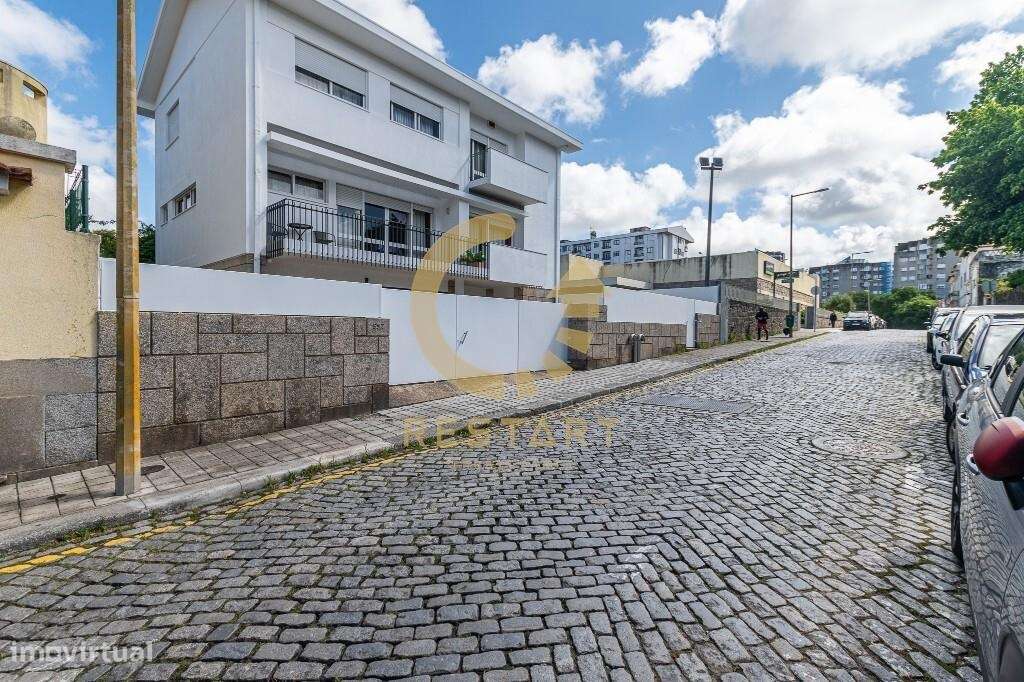 Moradia T11 Remodelada – Venda com Rendimento Garantido – Santa Luzia, - Grande imagem: 2/60