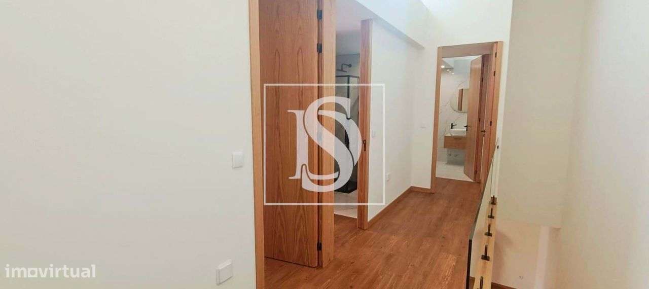 Moradia T3, a 100 metros da Praia da Fragosa, em Aver-o-Mar - Grande imagem: 3/35