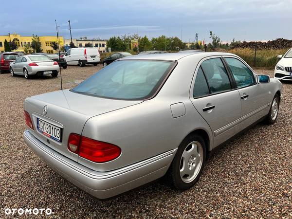 Mercedes-Benz Klasa E 320 Avantgarde - 4