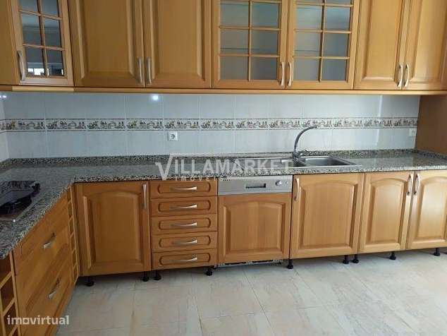 Moradia V3 da banca situada na Urbanização Quinta Vale Verde em Benave-2