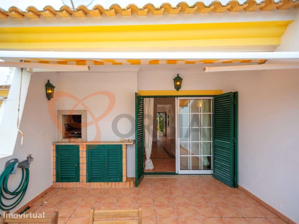 Moradia V2 para venda, inserida em condomínio privado com piscina, ...-18