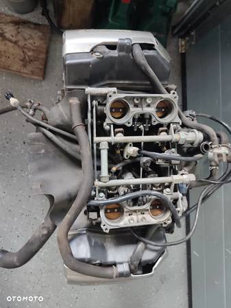 Honda ST 1300 Pan European silnik engine - 5