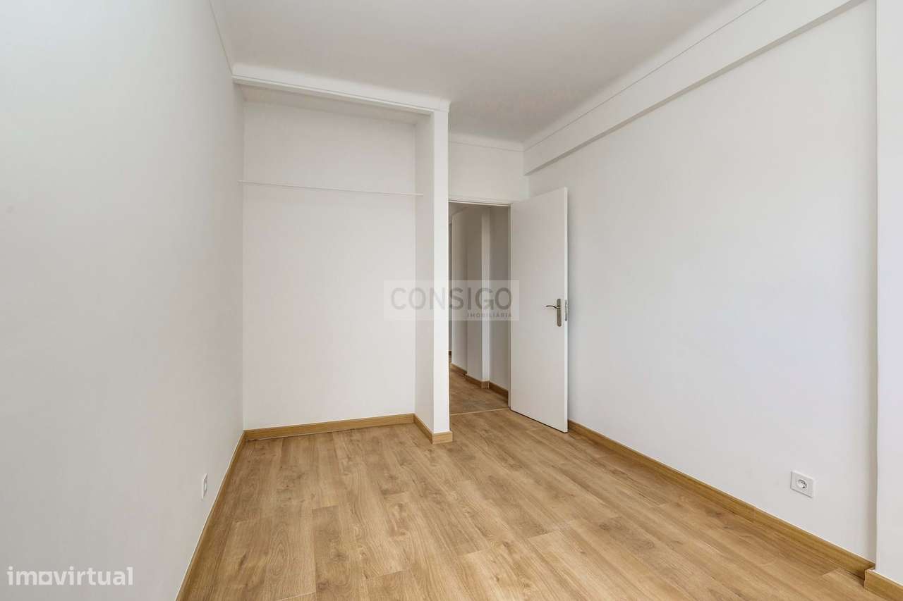Apartamento t1 à venda na Rua Dom Dinis-18