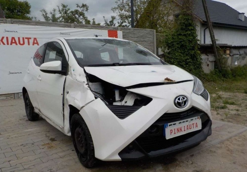 Toyota Aygo II (2014-) x-play 2020