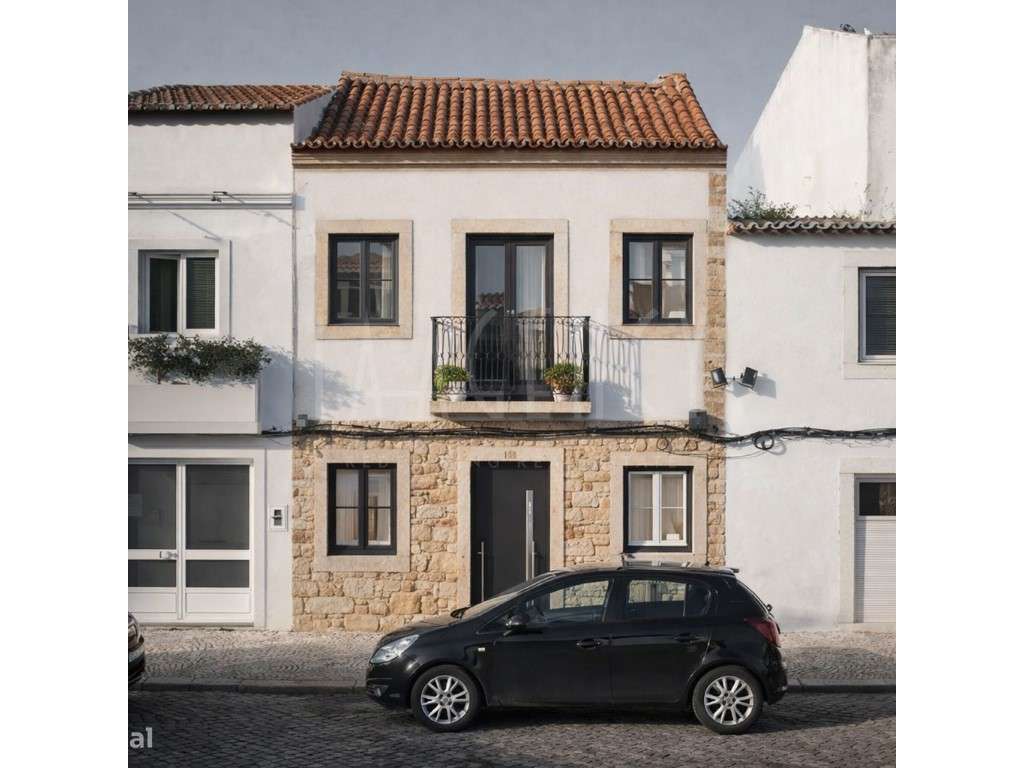 Prédio para Remodelação Total em Zona Central do Montijo-17