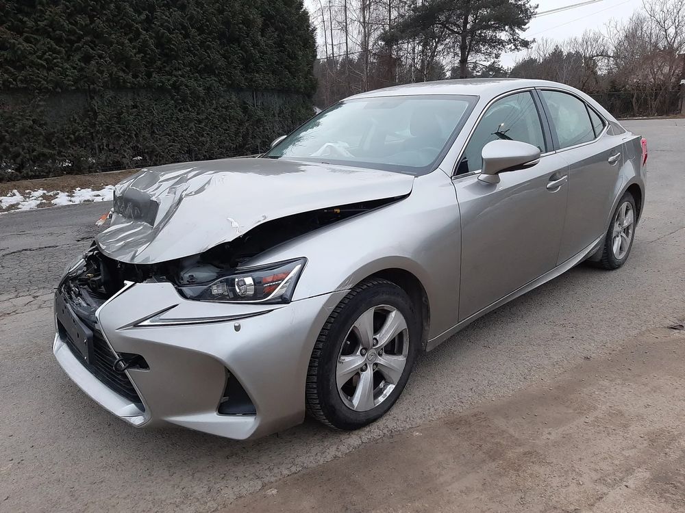 Lexus IS III 300h Comfort 2017