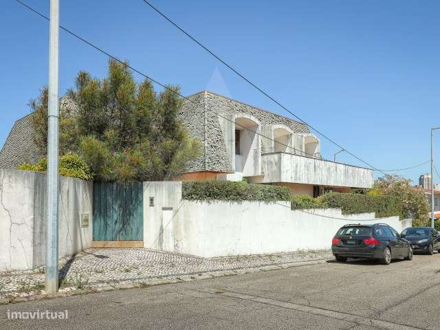 Moradia T6 Isolada  e de Prestígio em São João da Madeira!-50