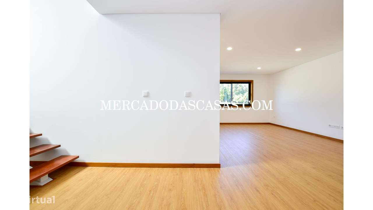 Moradia T3 Nova em S.M.Feira, junto ao castelo-15
