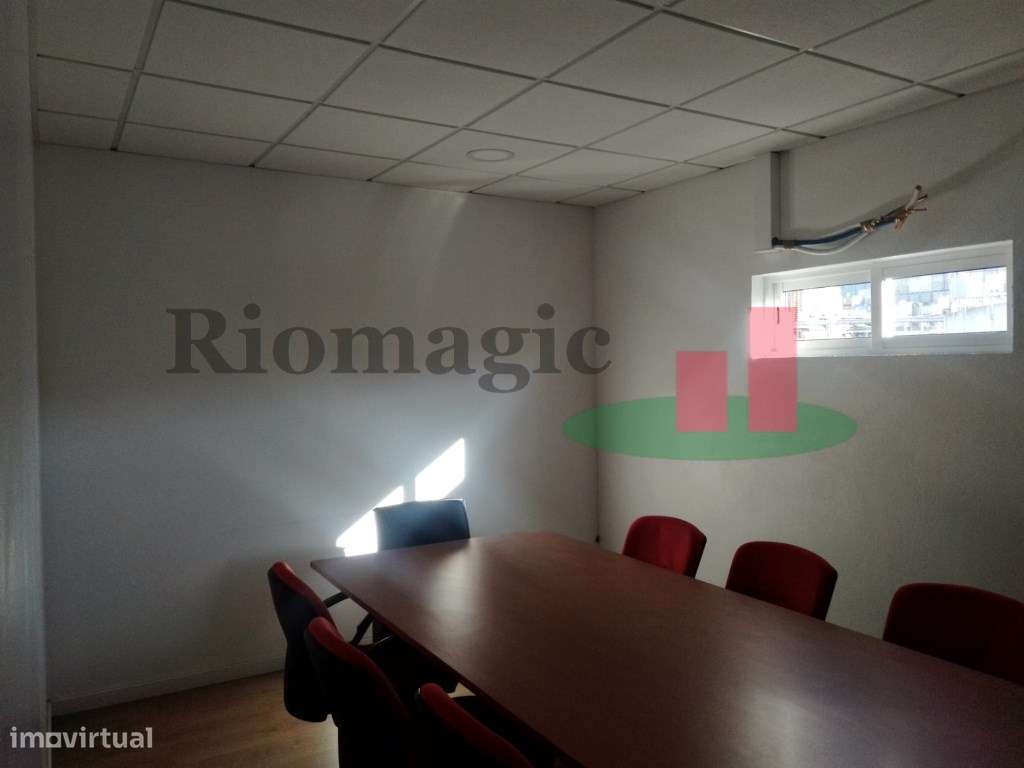 Escritório para arrendamento - Grande imagem: 2/4