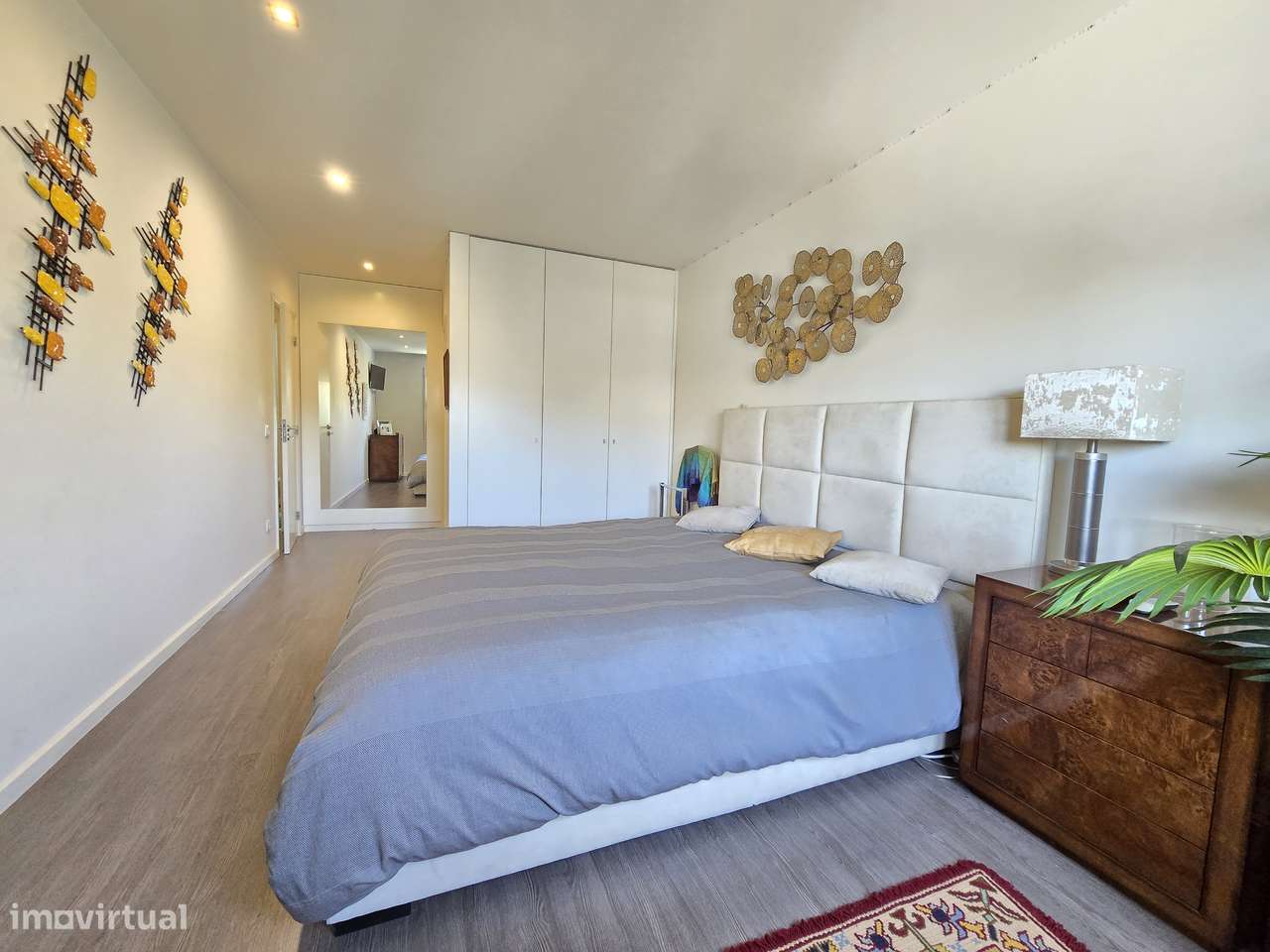 Apartamento T2 remodelado no centro, a 200m do Arco da Porta Nova-10