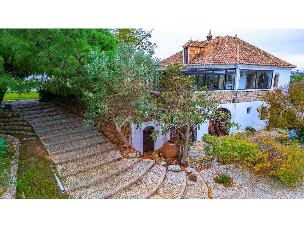 Quinta com Arquitetura Única no Patacão - A 5 minutos de Faro - Grande imagem: 2/47