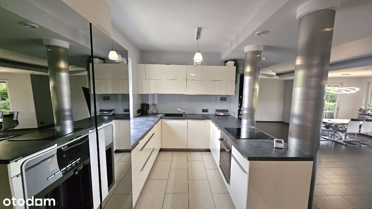 Otoczony naturą  rodzinny dom z możliwością inwestycyjną-13