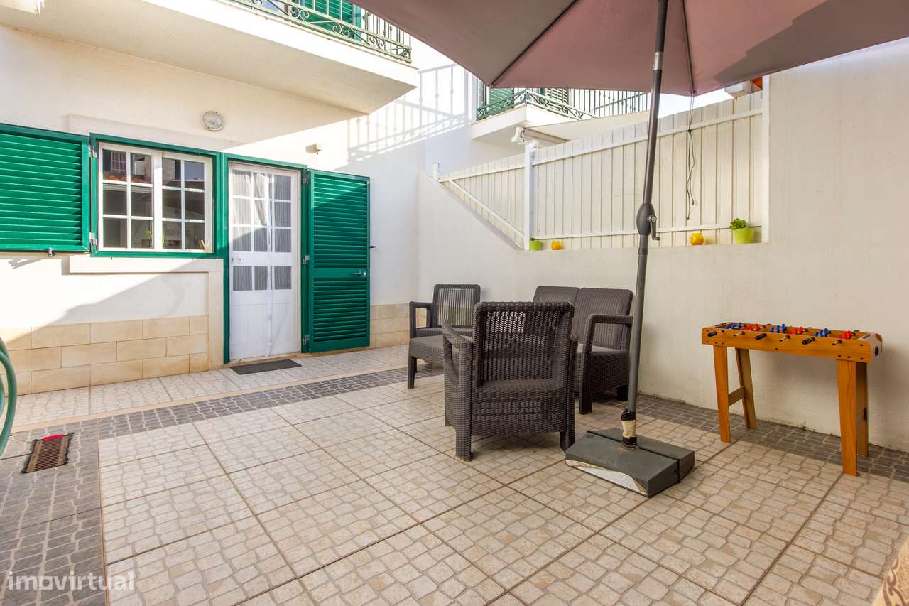 Quinta do Conde – Moradia Geminada de 4 assoalhadas c/ garagem-24