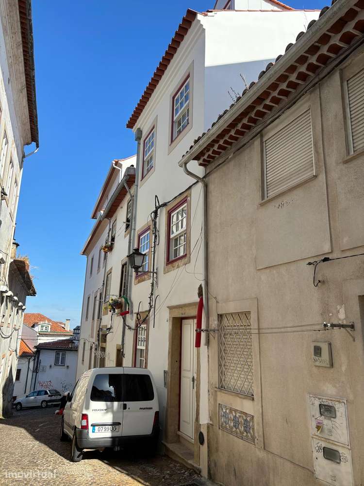 venda de magnifico prédio na Rua da Matemática (4 T0´s e 5 T1's)-9