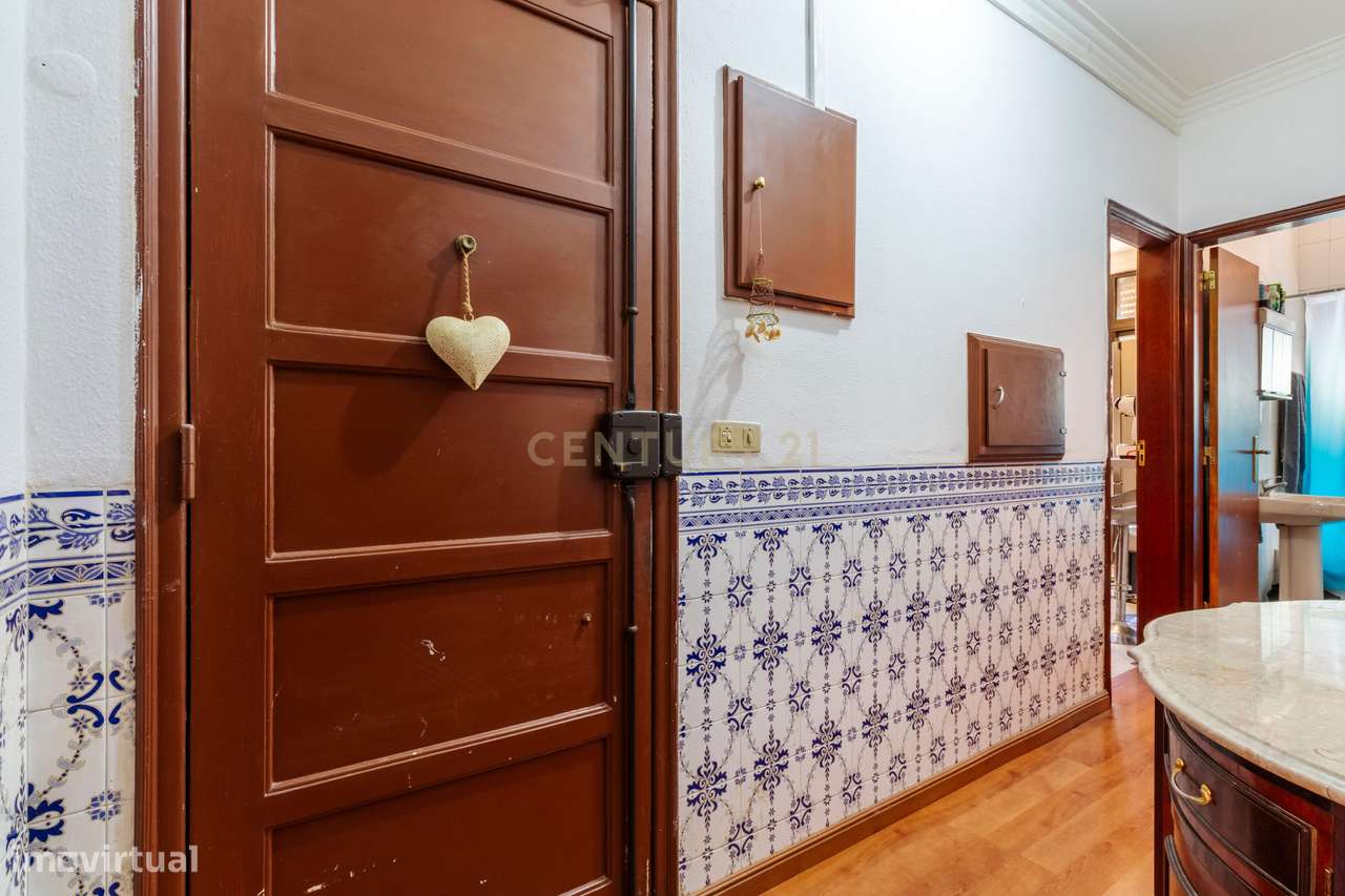 T2 com Potencial no Coração de Cacilhas Prático, Central e com o Charm - Grande imagem: 5/35