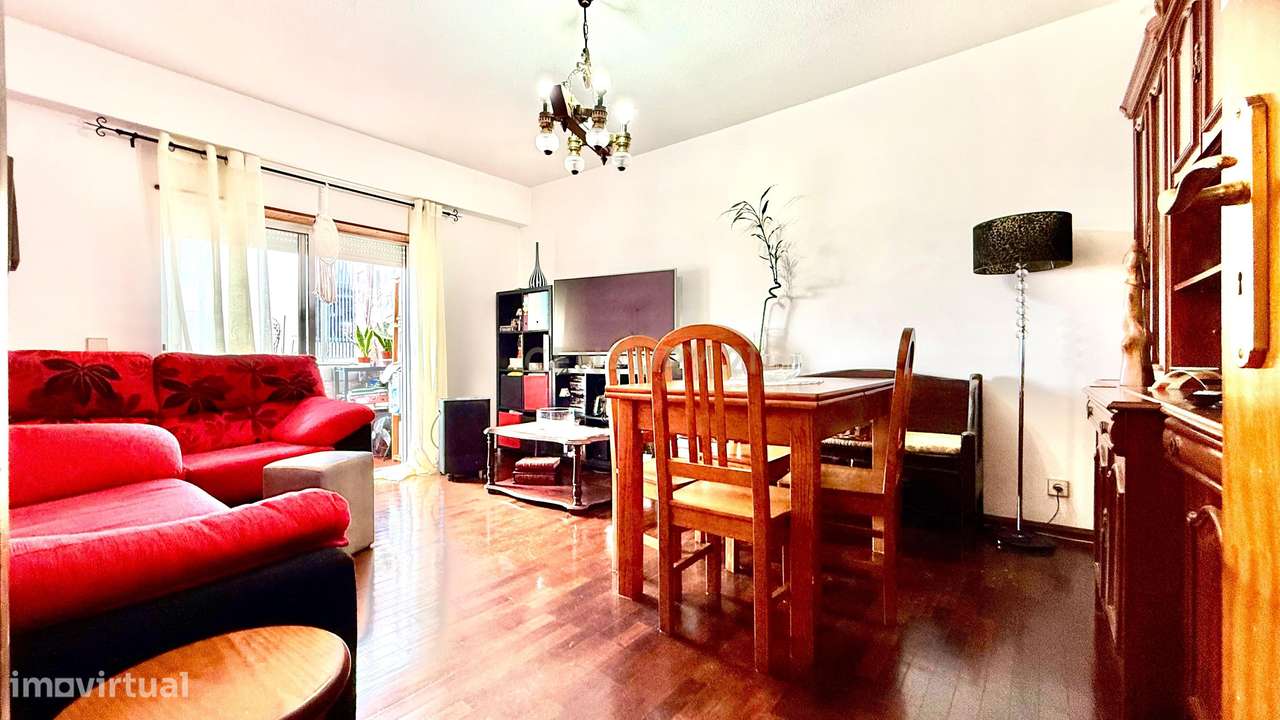 Apartamento T2 na Marinha Grande com Vista para a Cidade - Grande imagem: 2/12