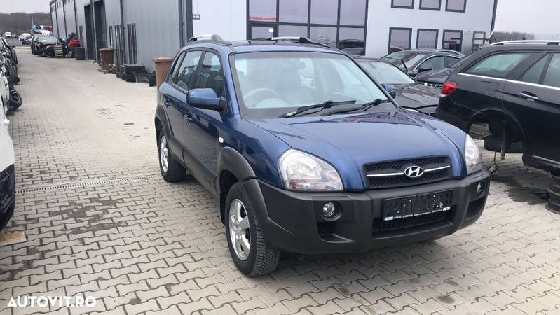 Dezmembram Hyundai Tucson 2.0 benzina 4X4 an fabr 2006 - 2