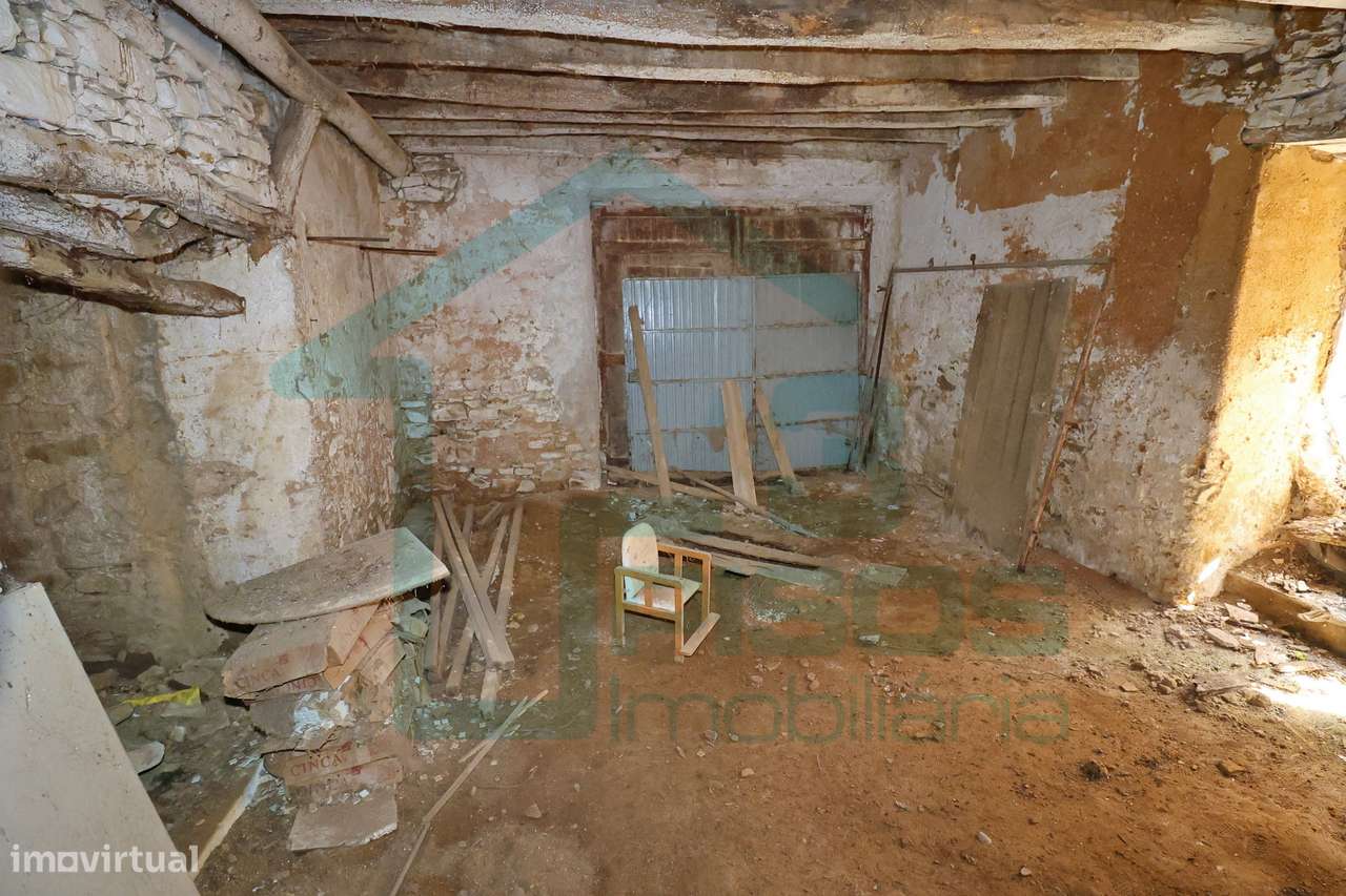 Moradia para recuperar 323 m², dois pisos, 25 minutos de Torres Vedras-26