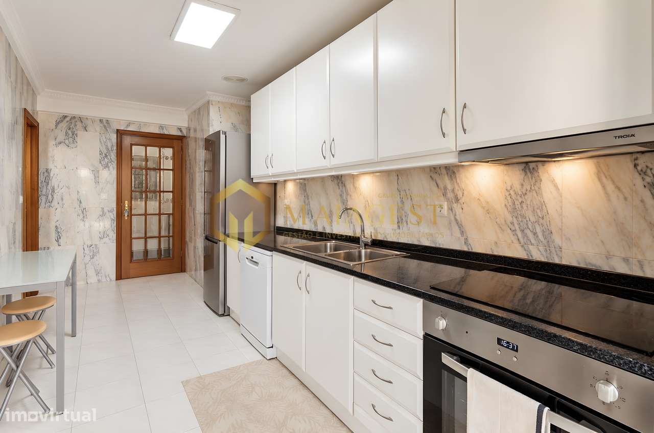 Apartamento T2+1 com Suite e Varanda no Centro de Gaia-14