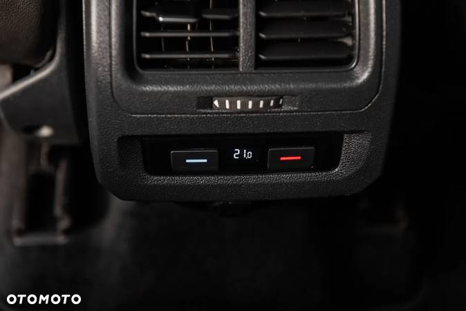 Volkswagen Touran 1.6 TDI SCR (BlueMotion Technology) Comfortline - 26