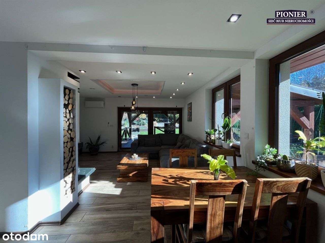 Komfortowy Dom Parterowy Z Poddaszem Użytkowym-7