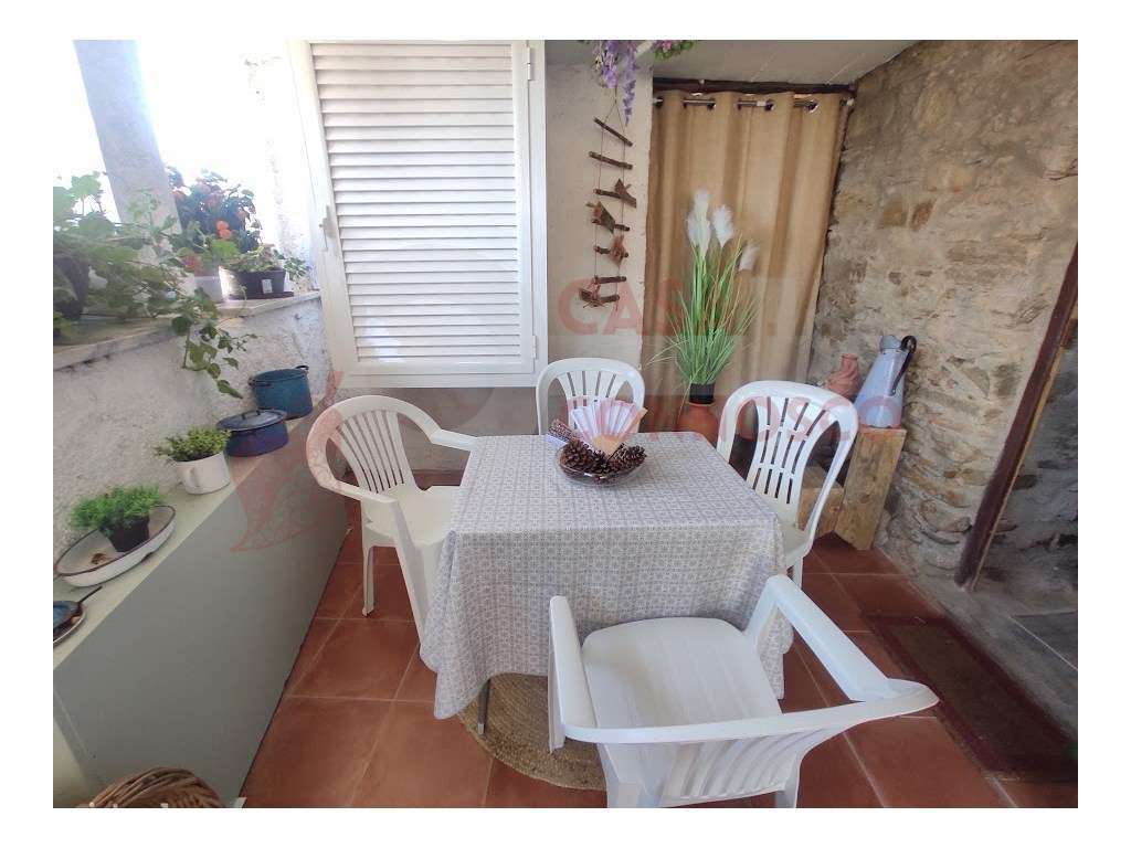 Moradia T3 , zona tranquila.-22