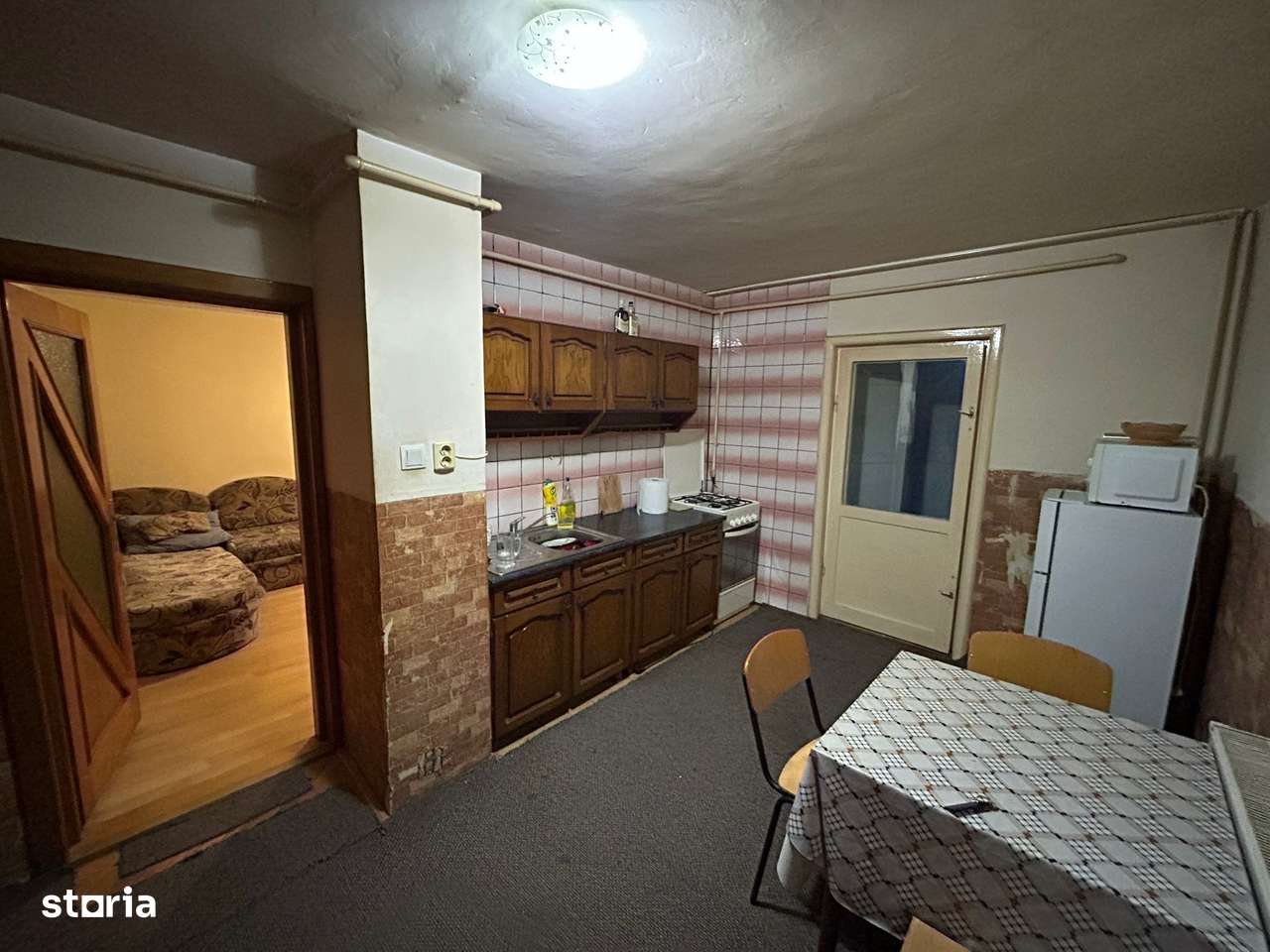 Apartament 2 camere, parter - zona Cetate-1