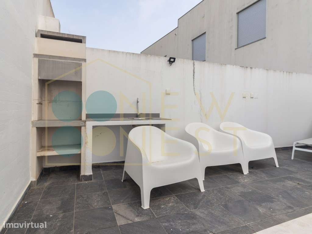 Moradia T4 com piscina e garagem nas Manteigadas | Setúbal-41