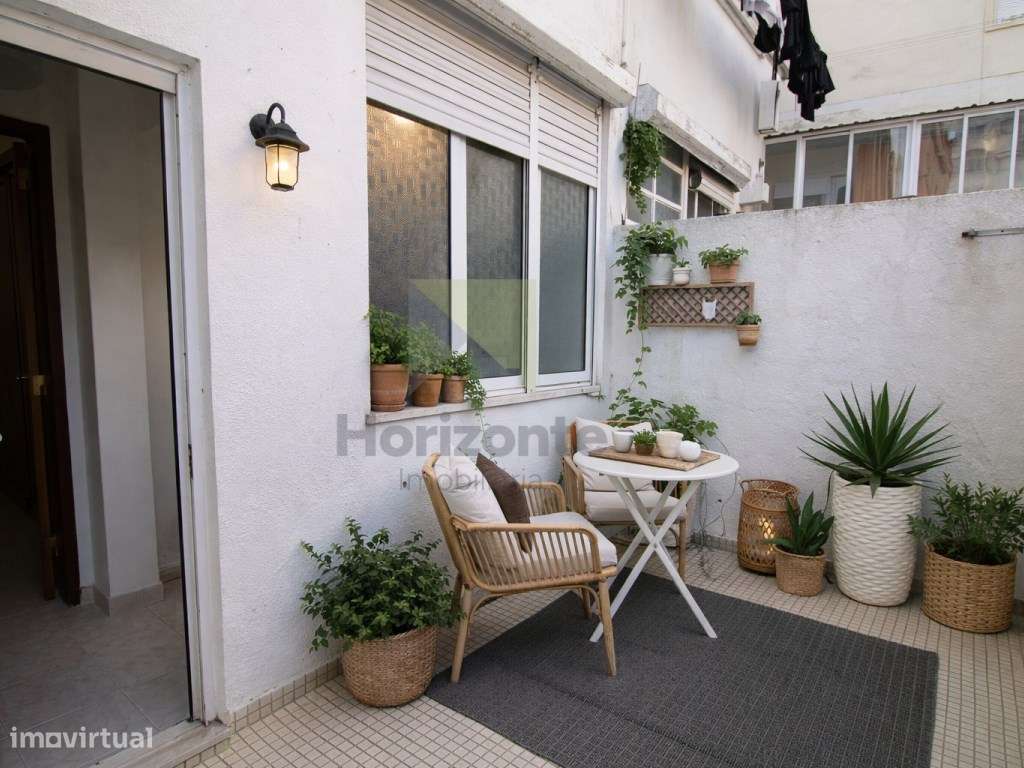 Luminoso T0 com Terraço - Conforto no Seu Dia a Dia!-9