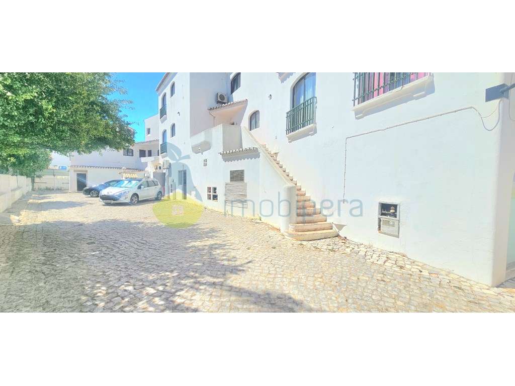 Excelente apartamento localizado, num 1º andar, na famosa Avenida D...-25
