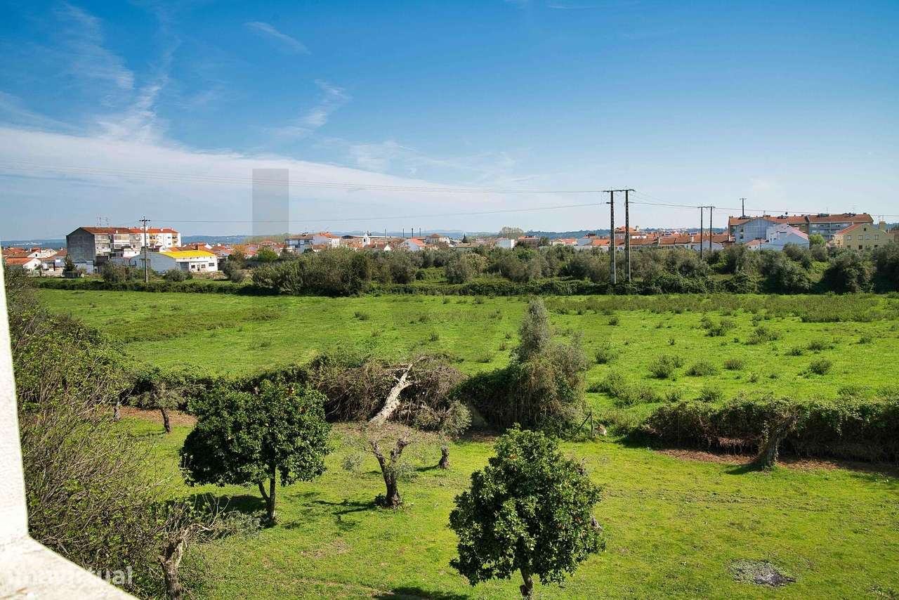 Apartamento T2 com Terraço | Rossio ao Sul do Tejo | Próximo da Estaçã - Grande imagem: 3/16