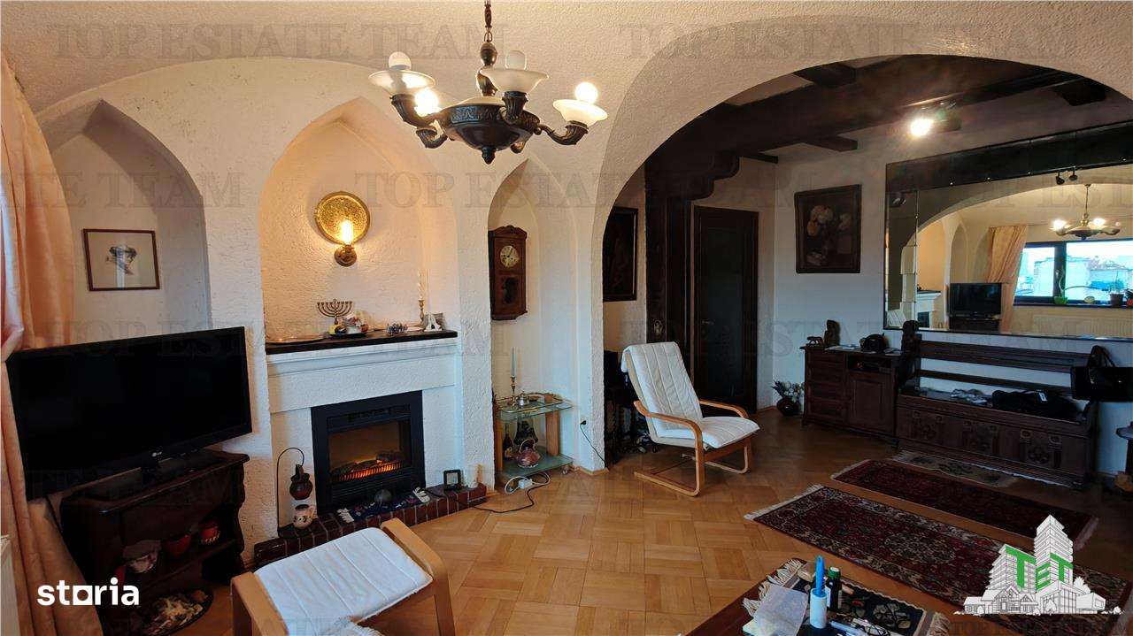 Apartament de 3 camere ultracentral, 2 intrari, lift cu acces privat,-0
