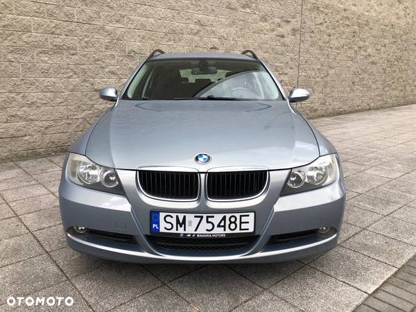 BMW Seria 3 320i - 27