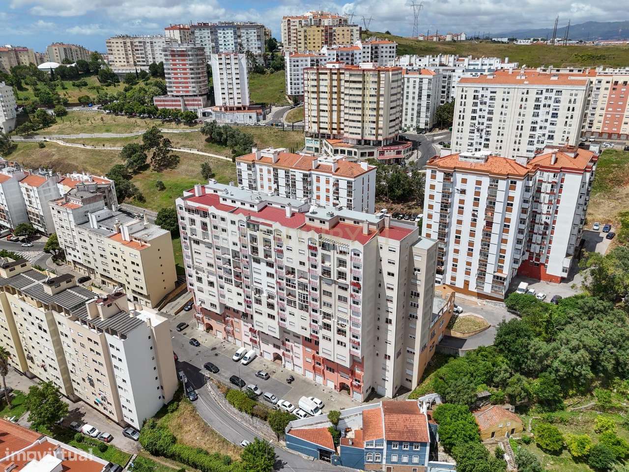 Apartamento T2 Totalmente Renovado com Estacionamento-28