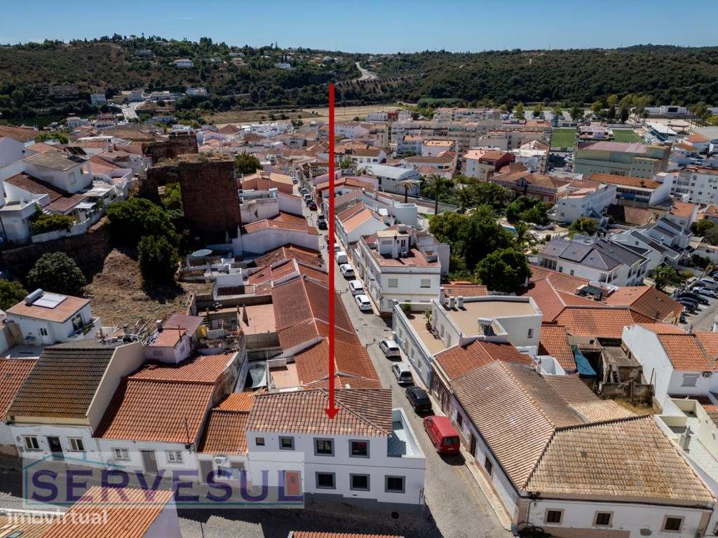Nova Moradia de 2 pisos composta por 1 quarto, totalmente renovada,...-22
