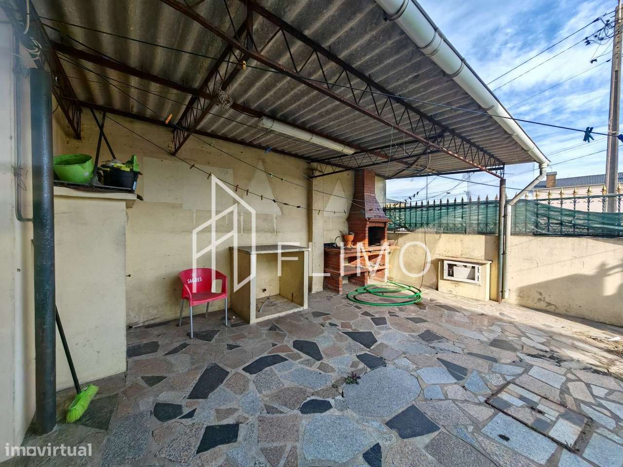 Moradia T4 com potencial Bifamiliar-21