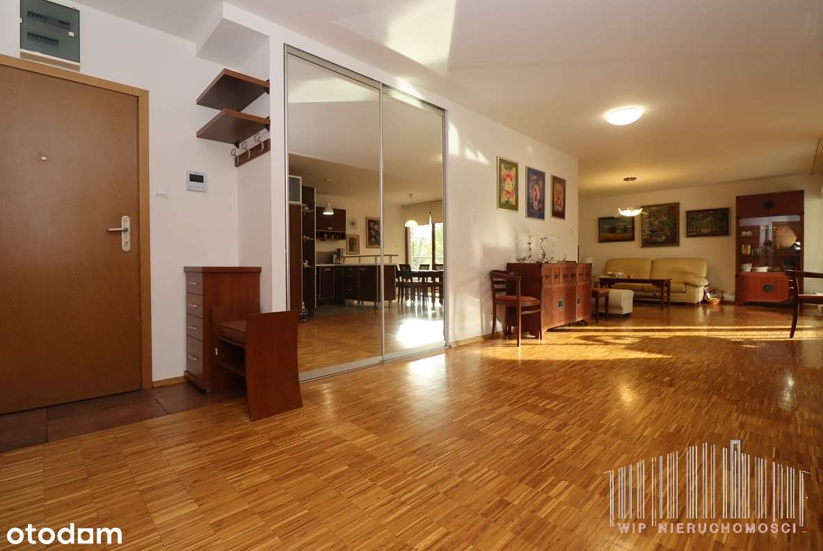 Komfortowy apartament z garażem i dużym tarasem, 2002 rok-8