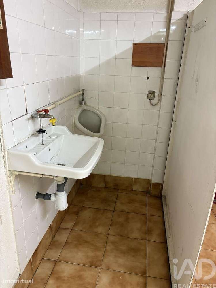 Parque de Estacionamento / Garagem / Box em Montijo e Afonsoeiro de 50 - Grande imagem: 3/3