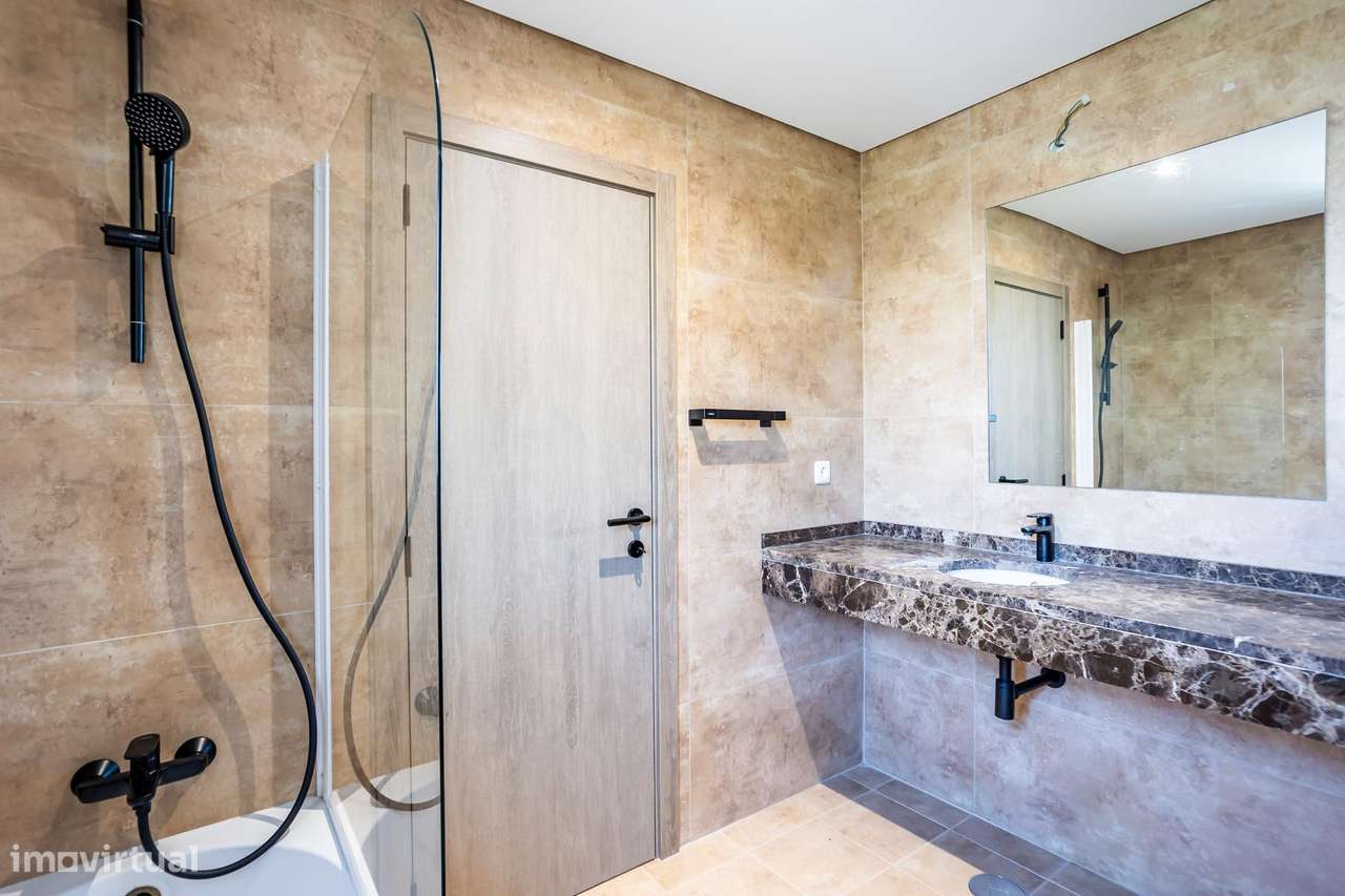 Moradia de Luxo em Condomínio Exclusivo com Piscinas no Carvoeiro-41