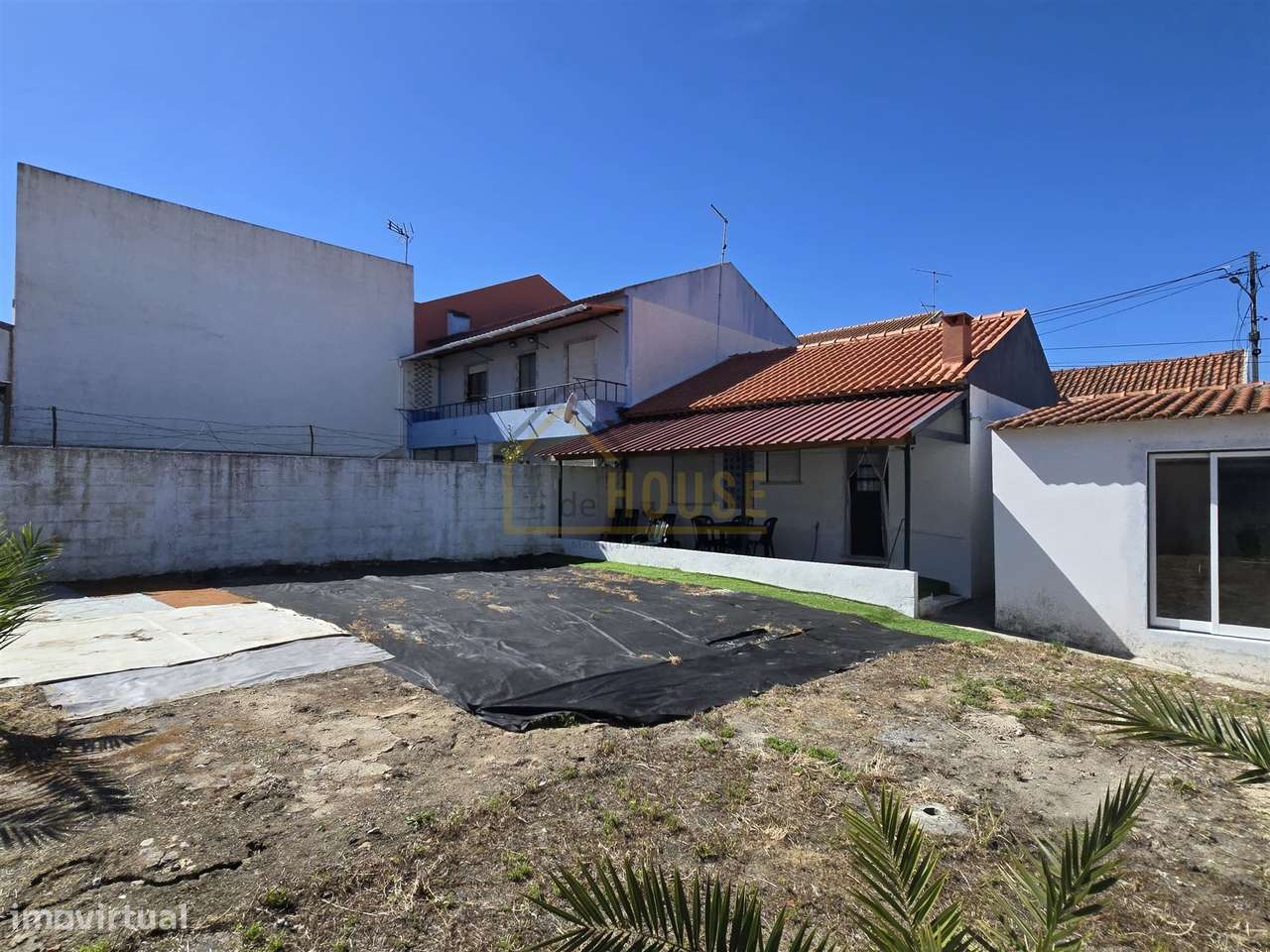 Moradia com espaço exterior e garagem no Bombarral-27