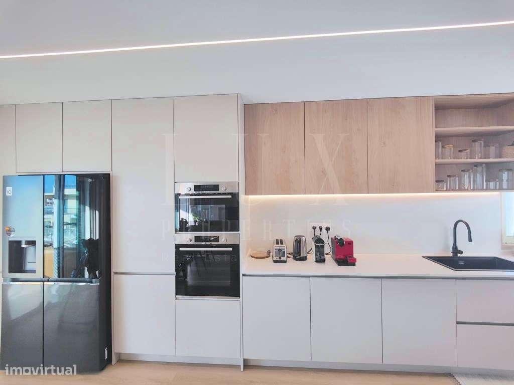 PENTHOUSE T5 DE LUXO COM VISTA FRONTAL DE MAR NO CENTRO DO ESTORIL-18