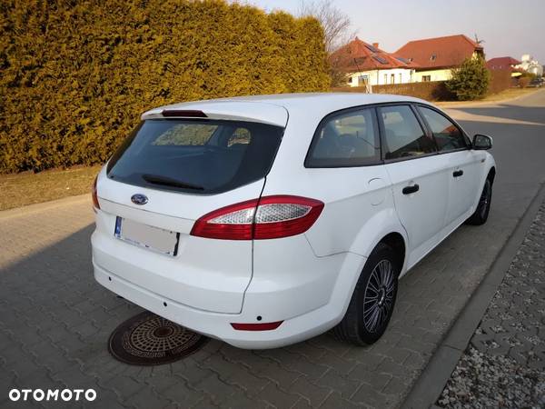 Ford Mondeo 2.0 Ambiente - 6